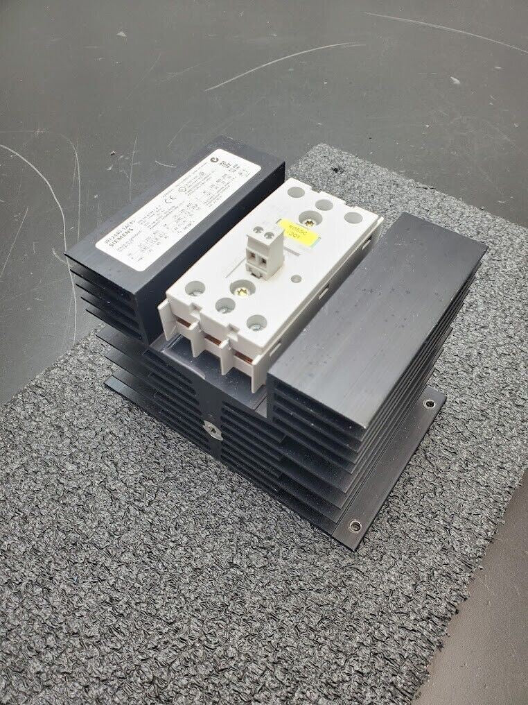Siemens 3RF2440-1AC45 Solid State Contactor 4-30VDC Coil 3PH 230-600VAC 30A 30HP