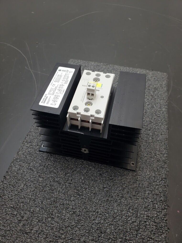 Siemens 3RF2440-1AC45 Solid State Contactor 4-30VDC Coil 3PH 230-600VAC 30A 30HP