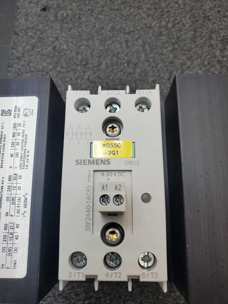 Siemens 3RF2440-1AC45 Solid State Contactor 4-30VDC Coil 3PH 230-600VAC 30A 30HP