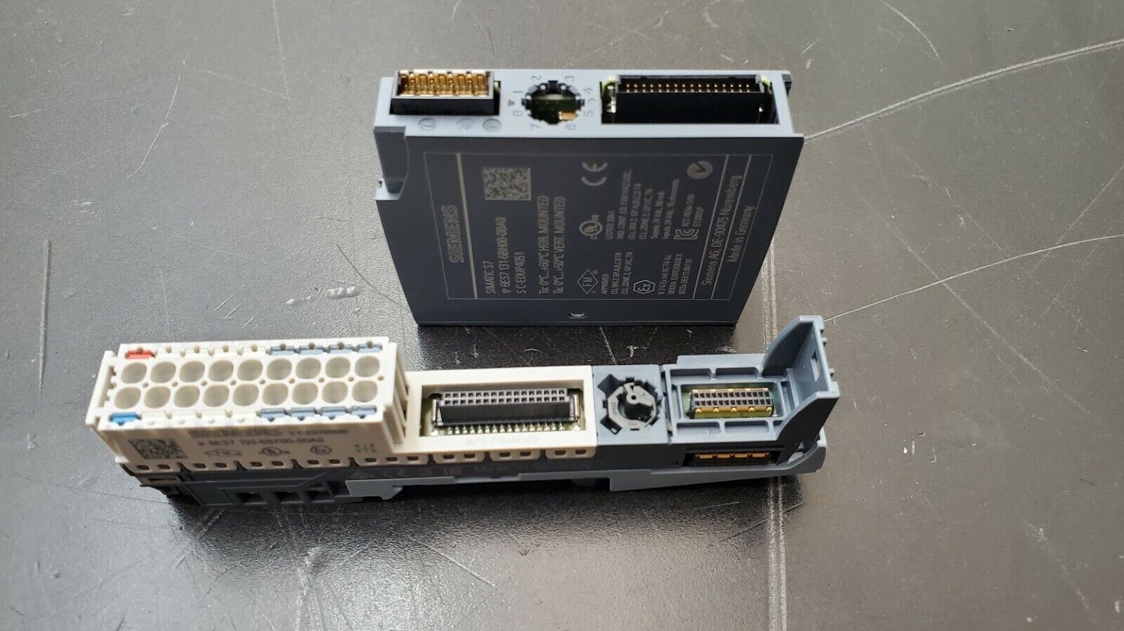 Siemens 6ES7 131-6BH00-0BA0 DI 16x24VDC ST Digital Input w/ 6ES71936BP000DA0