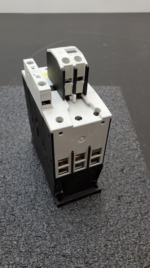 EATON DIL M65 XTCE065D Contactor 220/240V 50/60Hz 65 Amp 3-Pole w DIL M150-XHI11