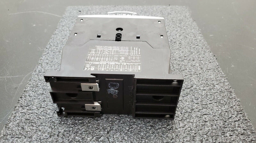 EATON DIL M65 XTCE065D Contactor 220/240V 50/60Hz 65 Amp 3-Pole w DIL M150-XHI11