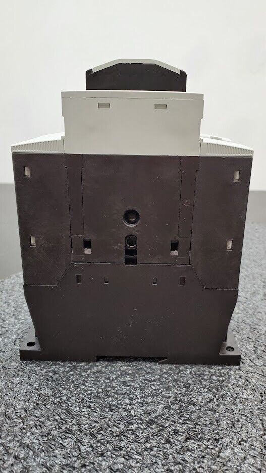 EATON DIL M65 XTCE065D Contactor 220/240V 50/60Hz 65 Amp 3-Pole w DIL M150-XHI11