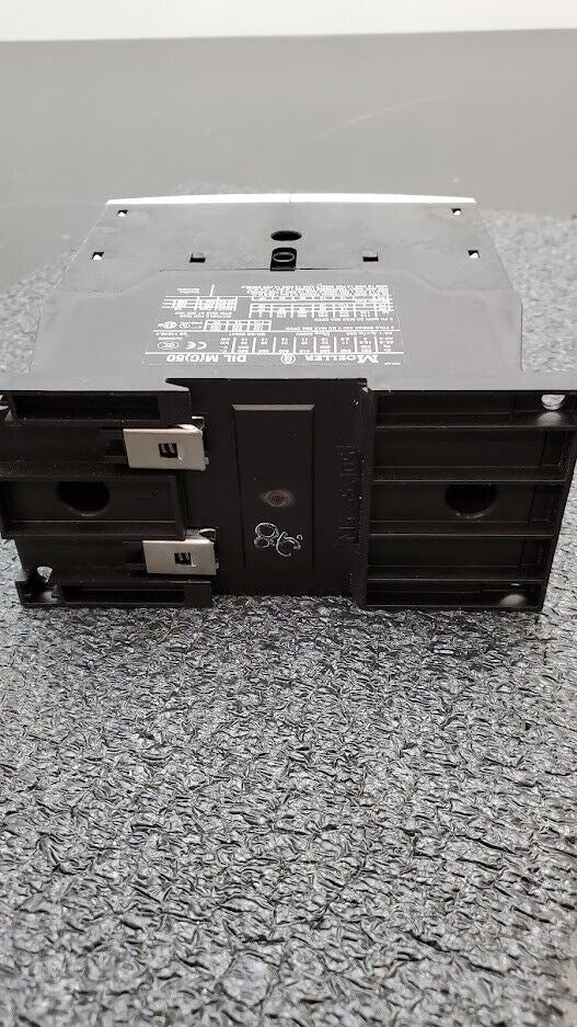 EATON Moeller DIL M50 Contactor 115-600V 3-50HP 80 Amp 3-Pole 24VDC Coil