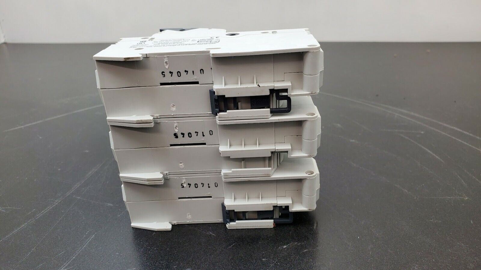 wohner AJC 30 30A 600V Class J Fuse Only 31 934 3-Pole Fuse Holder DIN Rail