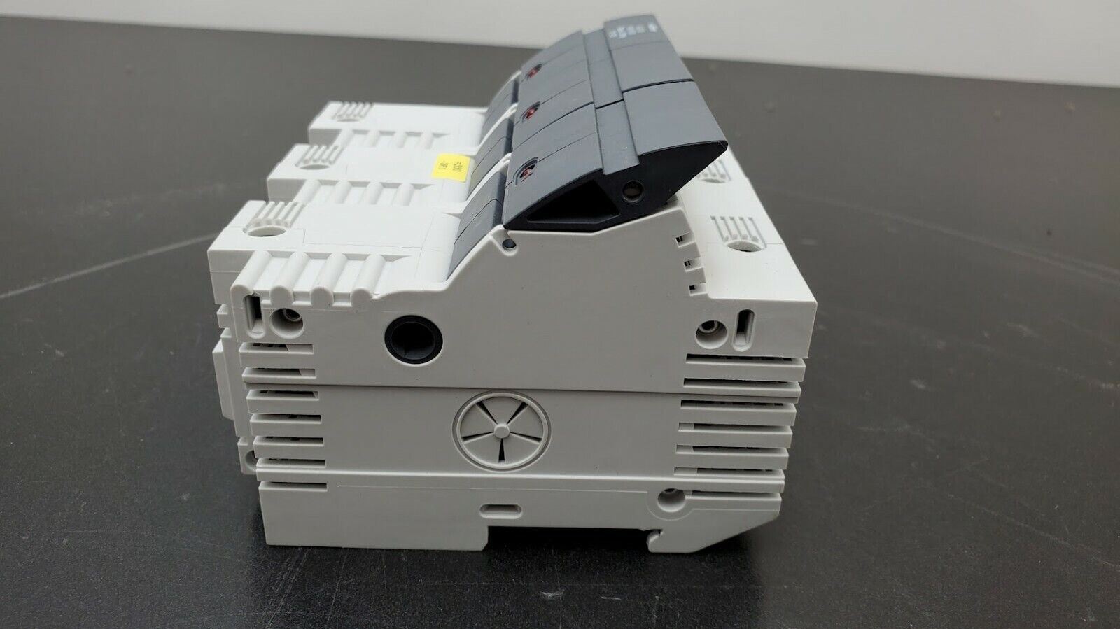 wohner AJC 60 60A 600V Class J Fuse Only 31 925 3-Pole Fuse Holder DIN Rail