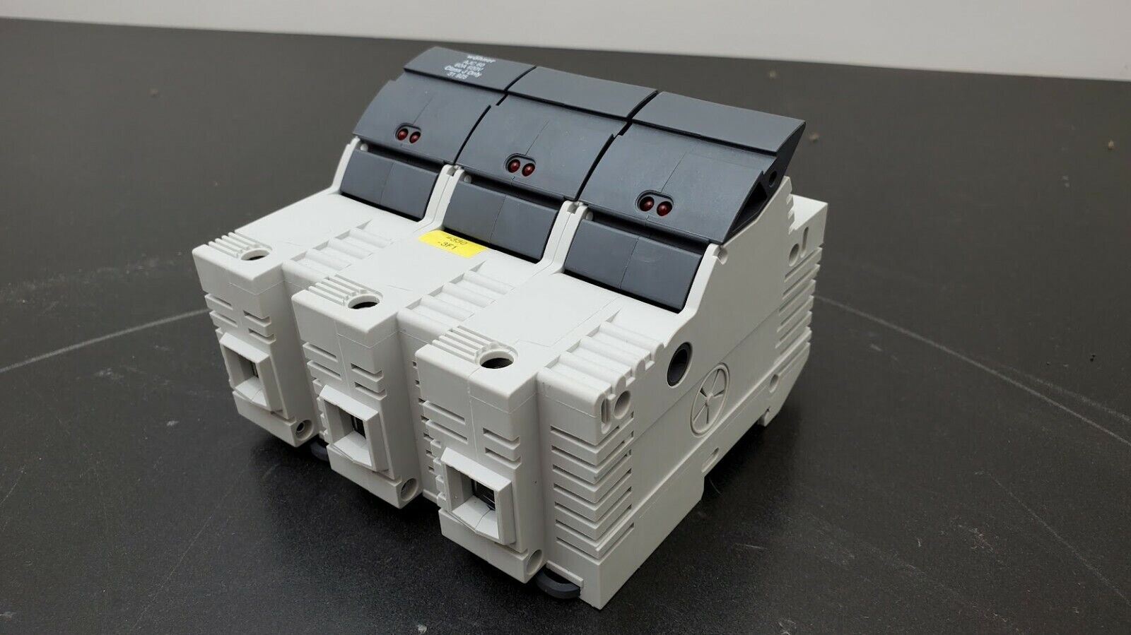 wohner AJC 60 60A 600V Class J Fuse Only 31 925 3-Pole Fuse Holder DIN Rail