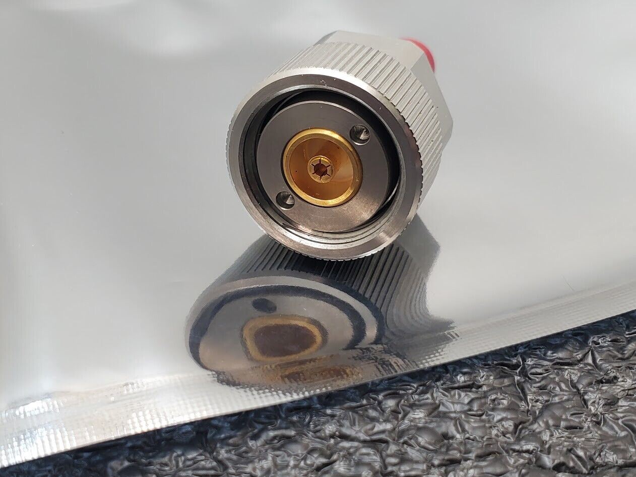 Pasternack Precision 2.92mm Female to 7mm Adapter 50 Ohm DC-18 GHz PE9323