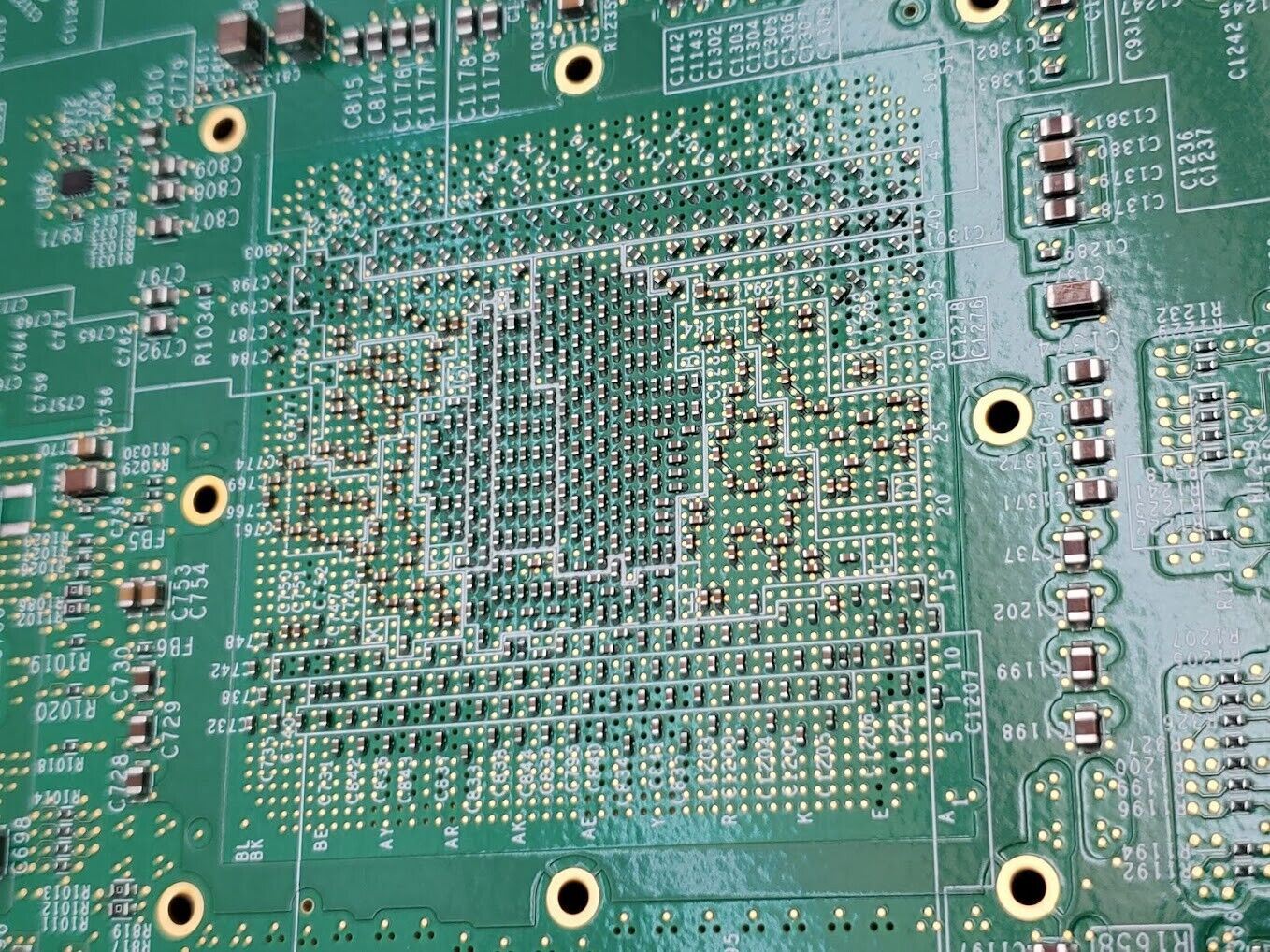 Xilinx Virtex Ultrascale+ XCVU13P FLGA2577AAZ On Board