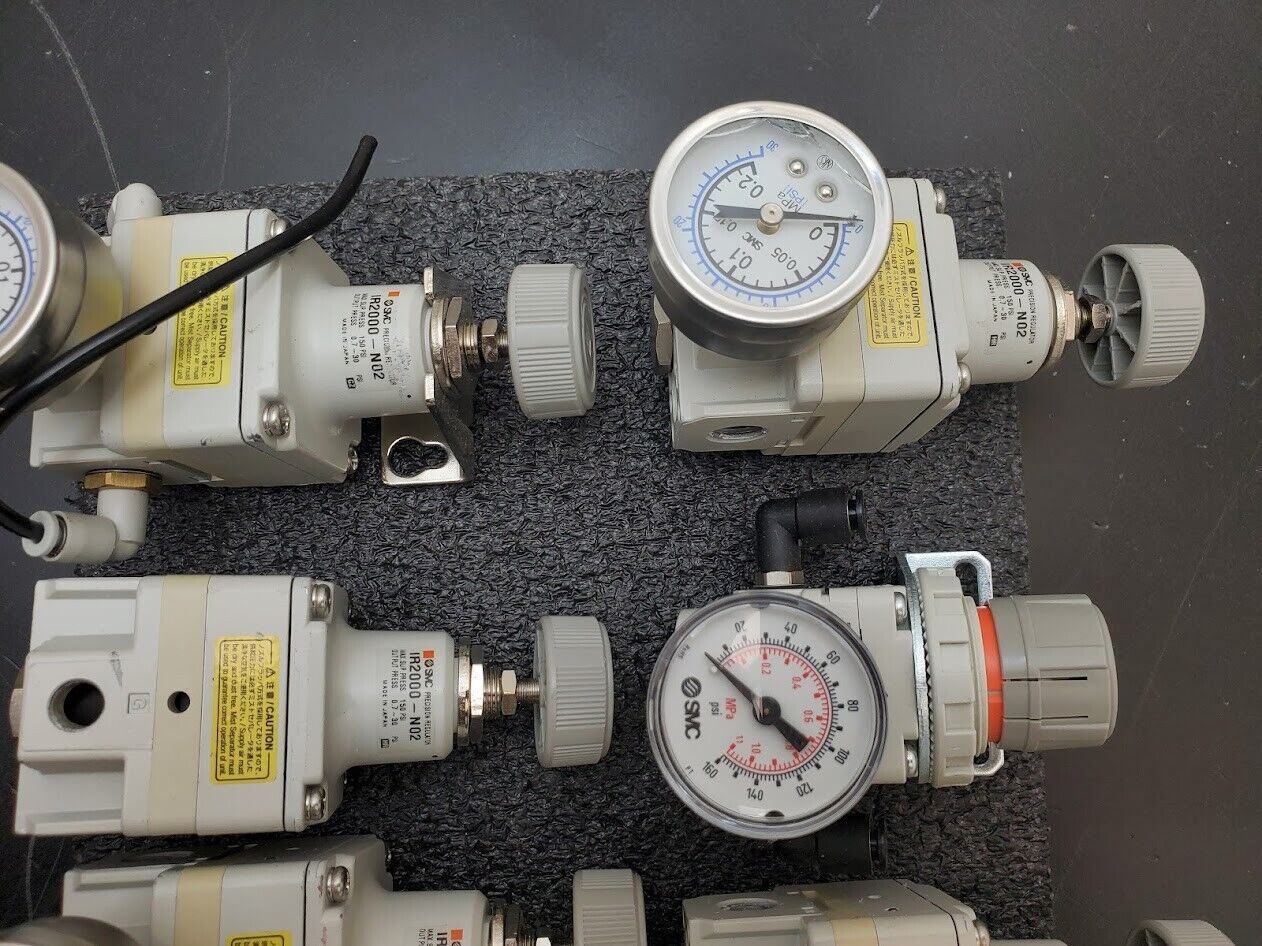 SMC Pneumatic Air Regulator Lot of 9 Used IR2000-N02 150PSI in 1-30PSI Out