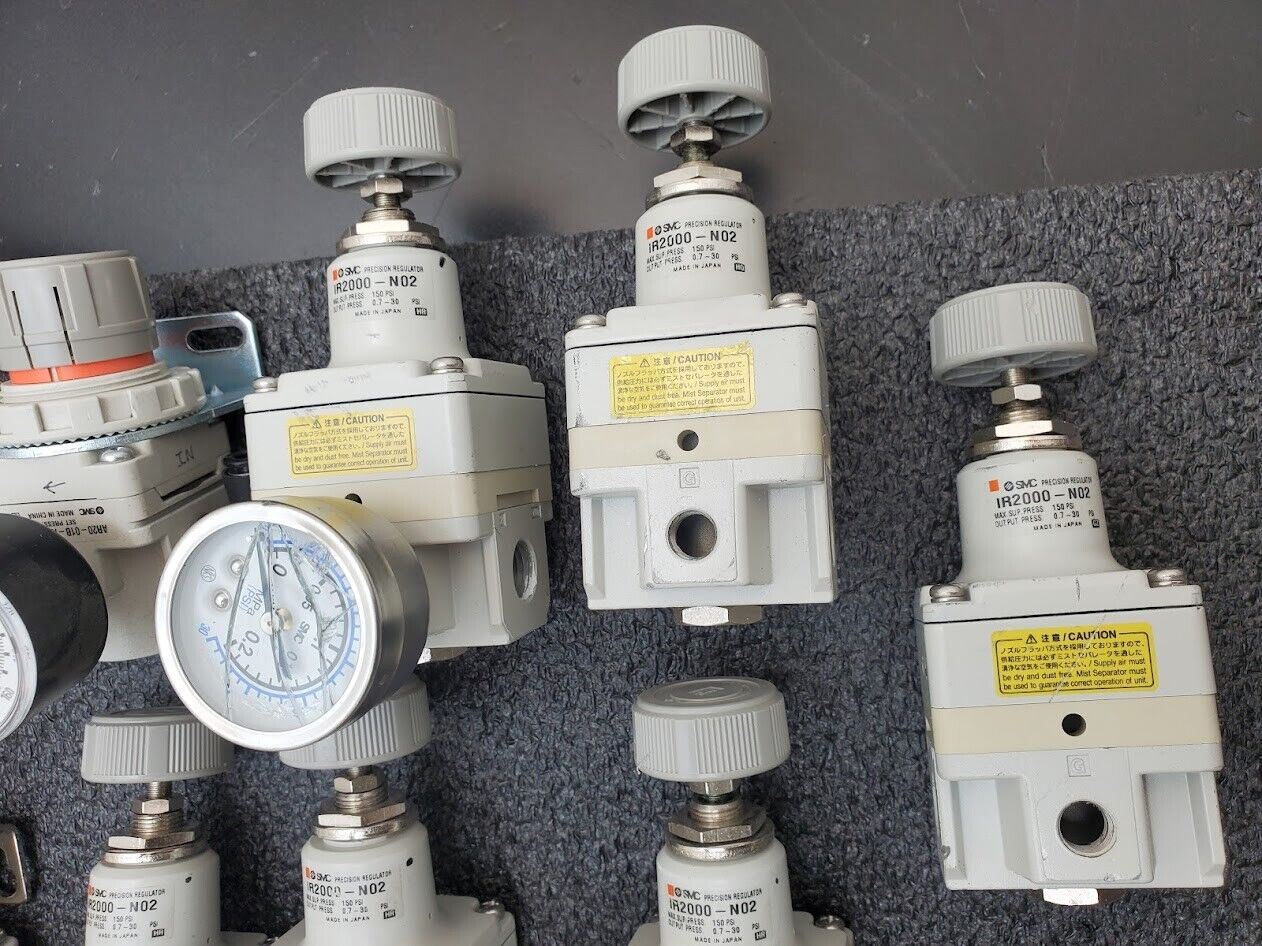 SMC Pneumatic Air Regulator Lot of 9 Used IR2000-N02 150PSI in 1-30PSI Out