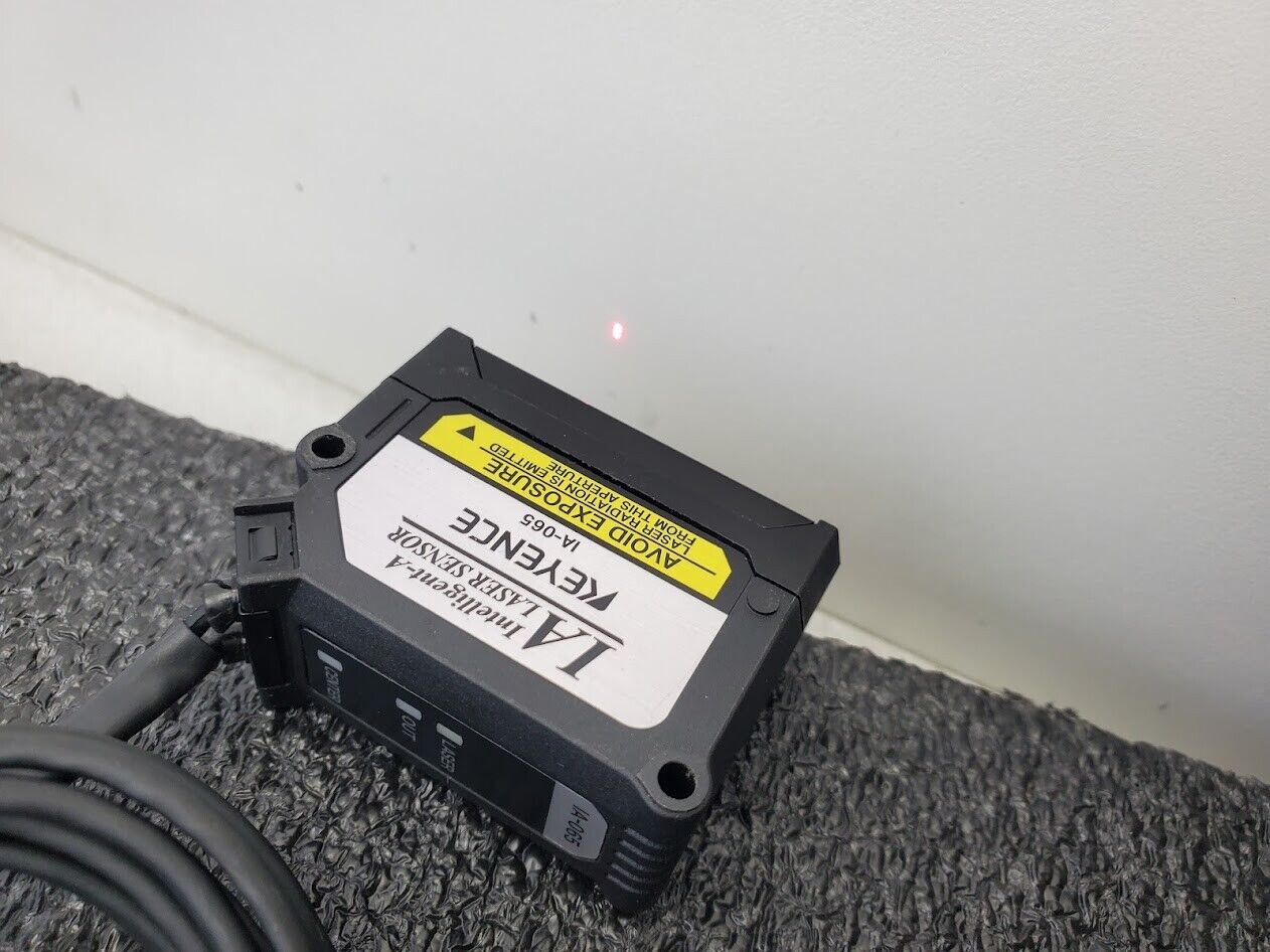 Keyence Laser Displacement Sensor IA-065 CMOS Multi-Function IA-1000 Control