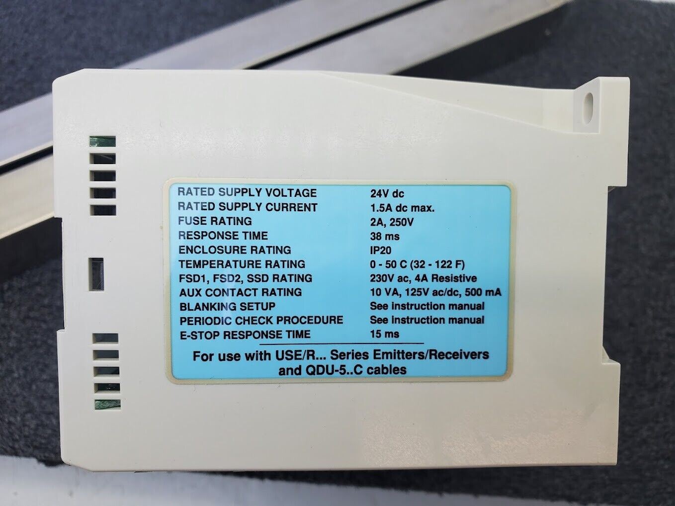 Banner USE2012NP2 & USR2012NP2 MICRO-SCREEN 20" Light Curtain Screen Set B