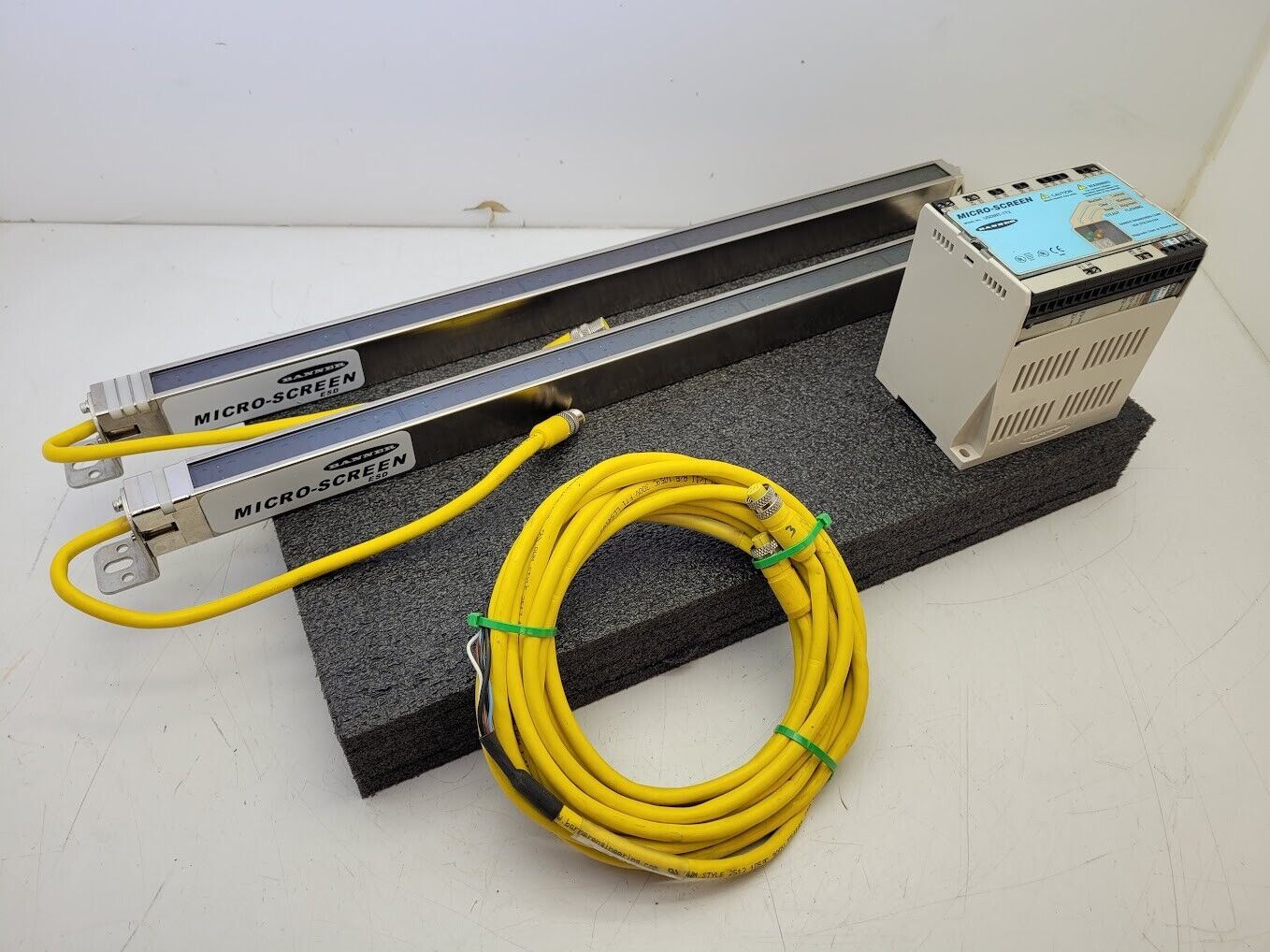 Banner USE2012NP2 & USR2012NP2 MICRO-SCREEN 20" Light Curtain Screen Set Tested