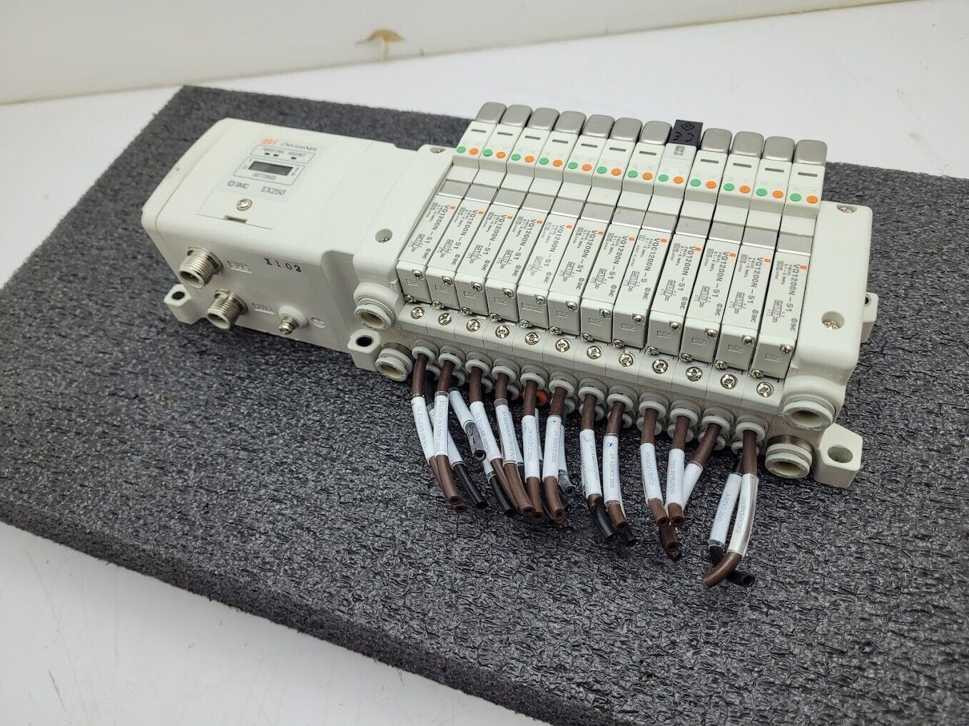 SMC SI Air EX250 SDN1 DeviceNet w 12x VQ1200N-5 -51 Solenoid Valve Block