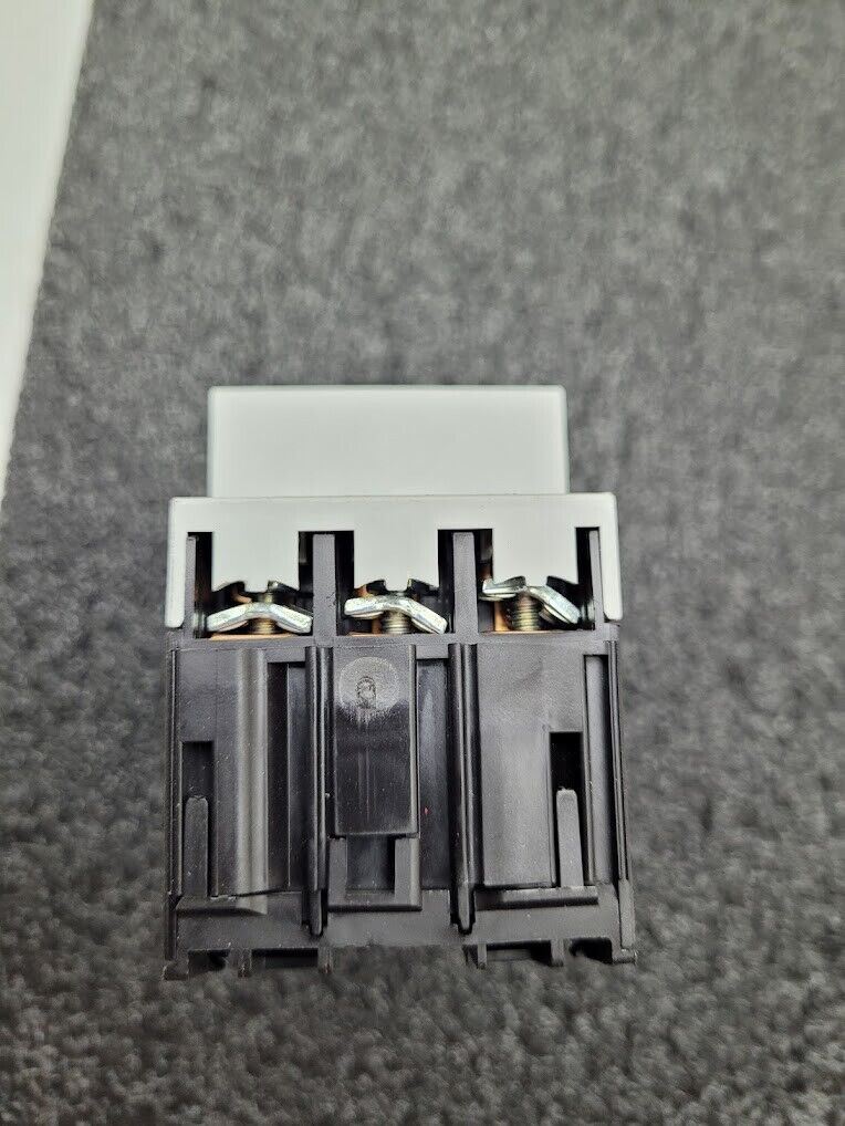 Eaton Moeller PKZM0-1.6 Thermal Magnetic Circuit Breaker 1-1.6A XTPR1P6BC1 600V