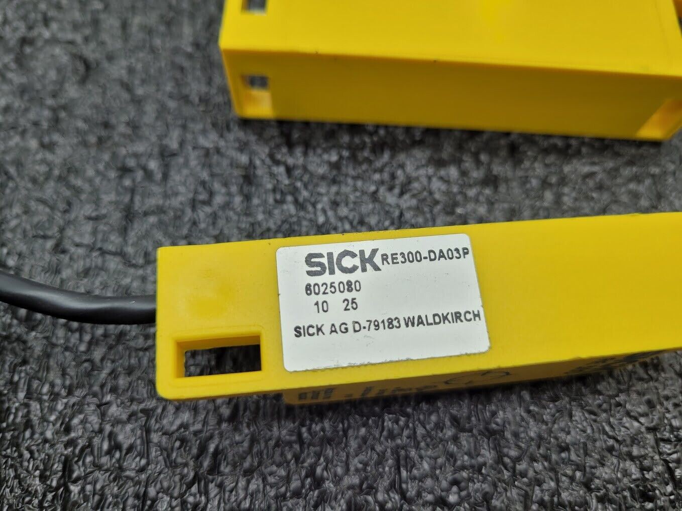 Lot of 3 Sick RE300-DA03P Safety Switch Non Contact w/Actuator 5' Cable 6025080