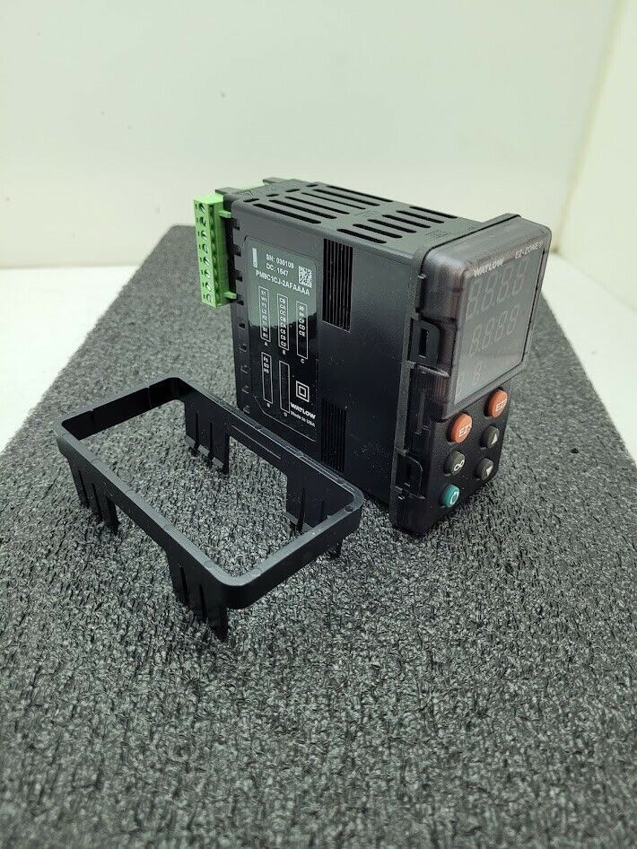 Watlow EZ-ZONE Digital Process Temperature Controller PM8C1CJ-AAFAAAA 1/8 Din