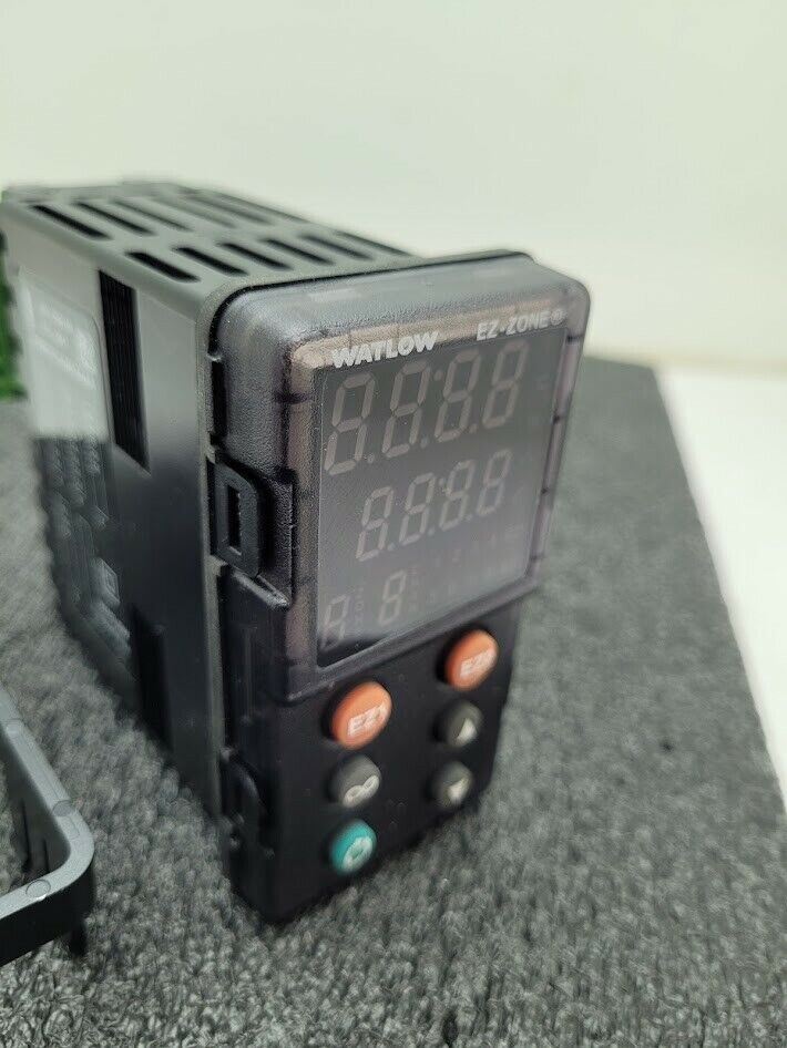 Watlow EZ-ZONE Digital Process Temperature Controller PM8C1CJ-AAFAAAA 1/8 Din