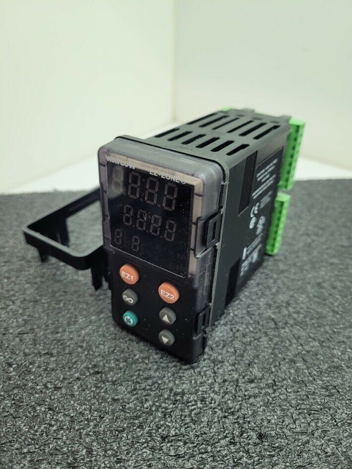 Watlow EZ-ZONE Digital Process Temperature Controller PM8C1CJ-AAFAAAA 1/8 Din