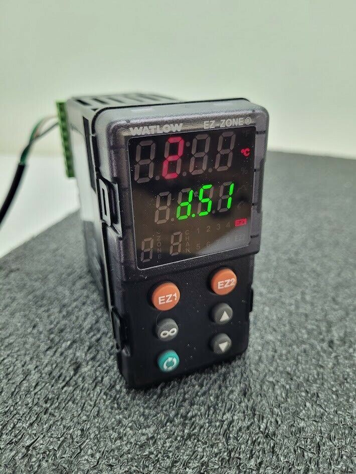 Watlow EZ-ZONE Digital Process Temperature Controller PM8C1CJ-AAFAAAA 1/8 Din