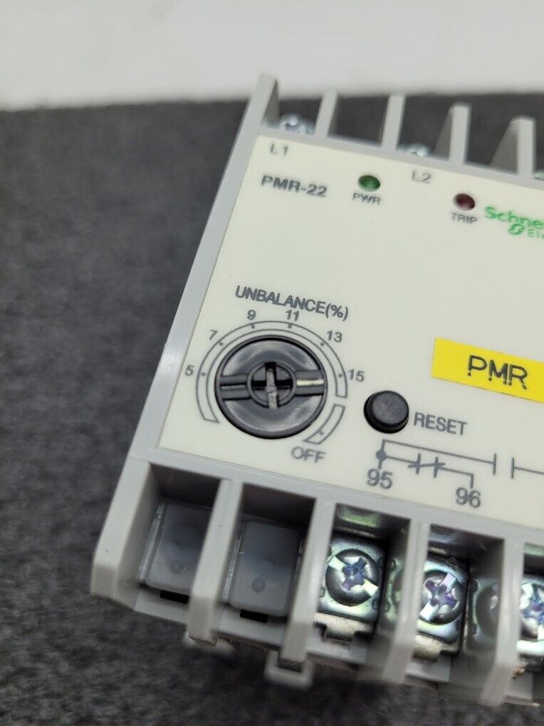 Schneider Electric Samwha PMR-22 PMR 22  Phase Monitoring Relay 160-300V 3PH