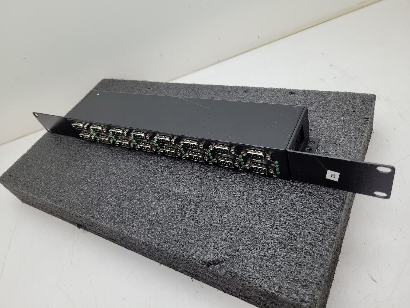 USC CoolGear USB 2.0 to 16-port RS232 Serial Adapter USB-RS232 Adapter 7-24VDC