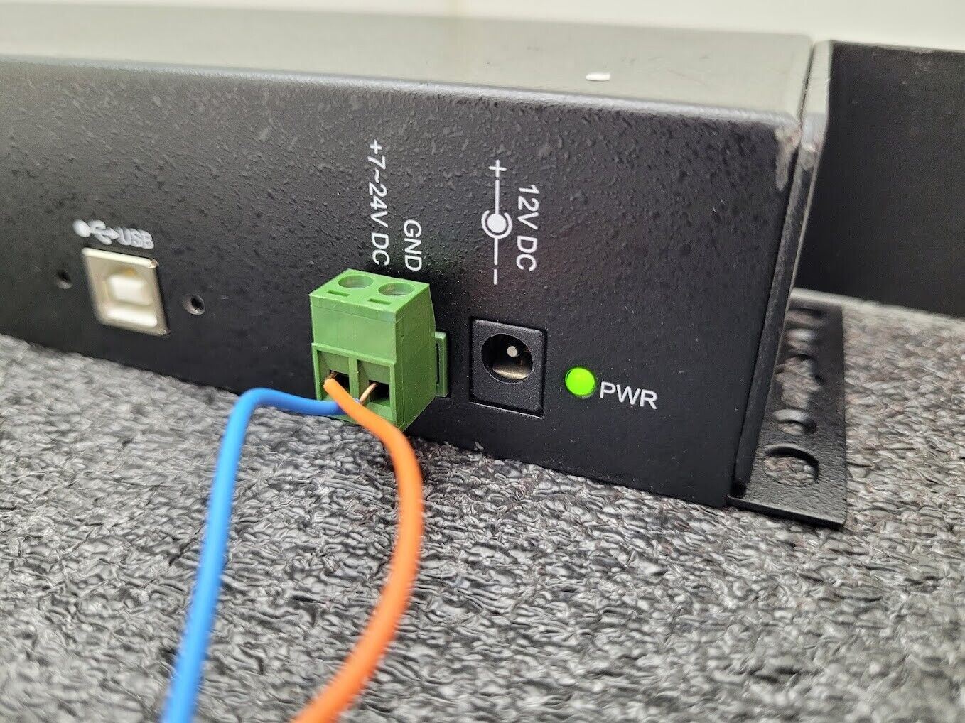 USC CoolGear USB 2.0 to 16-port RS232 Serial Adapter USB-RS232 Adapter 7-24VDC