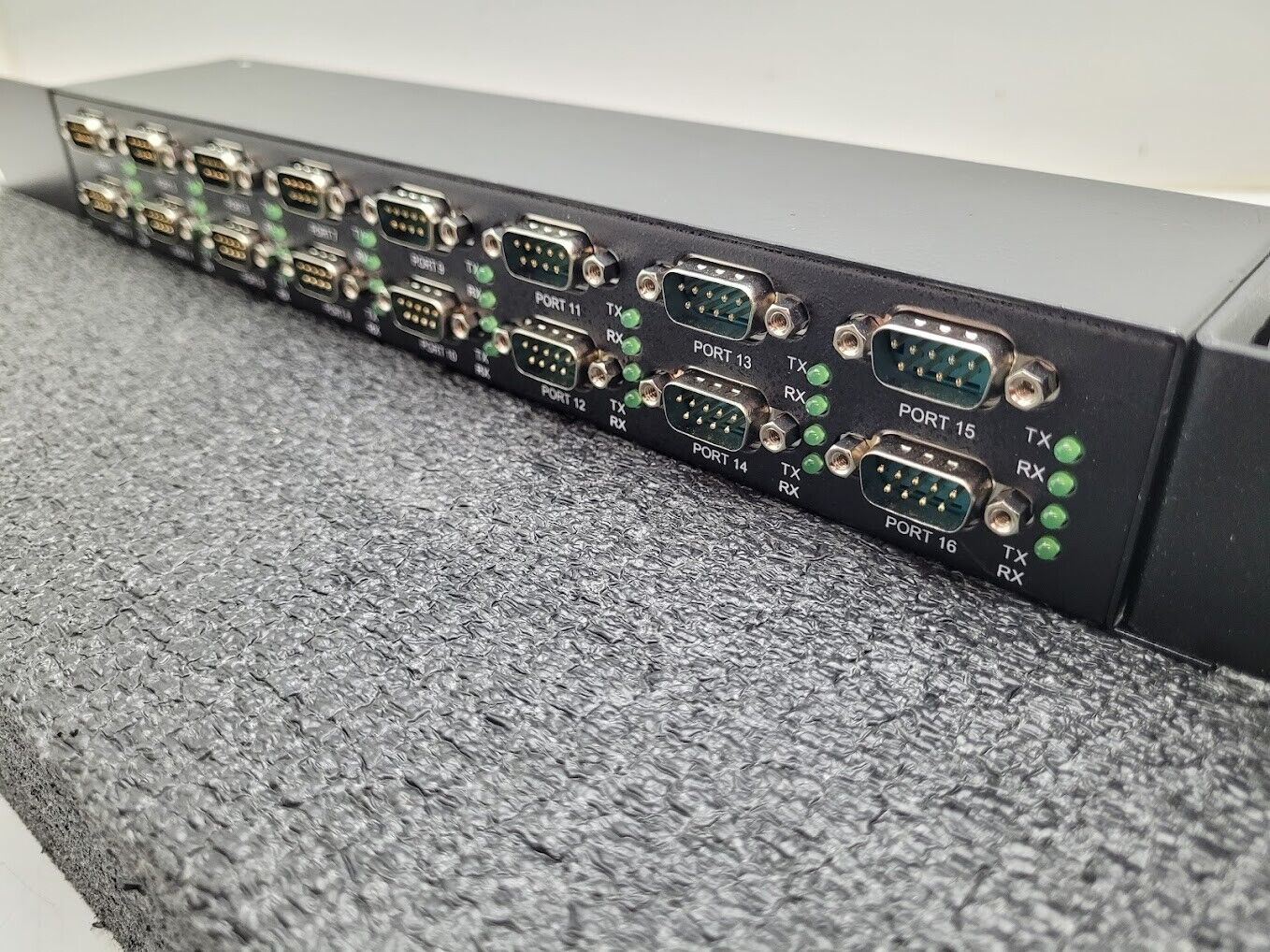 USC CoolGear USB 2.0 to 16-port RS232 Serial Adapter USB-RS232 Adapter 7-24VDC