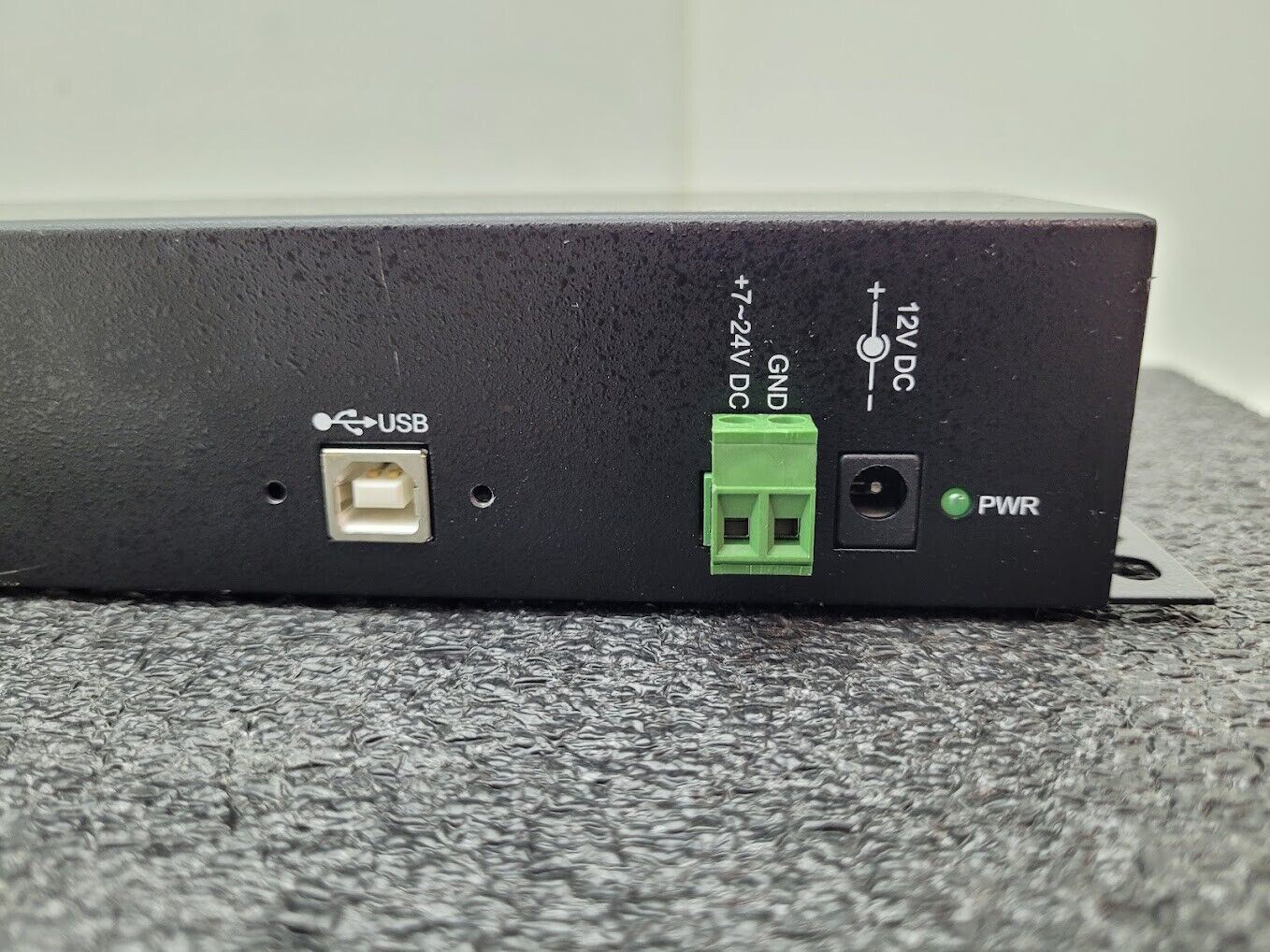 USC CoolGear USB 2.0 to 16-port RS232 Serial Adapter USB-RS232 Adapter 7-24VDC B