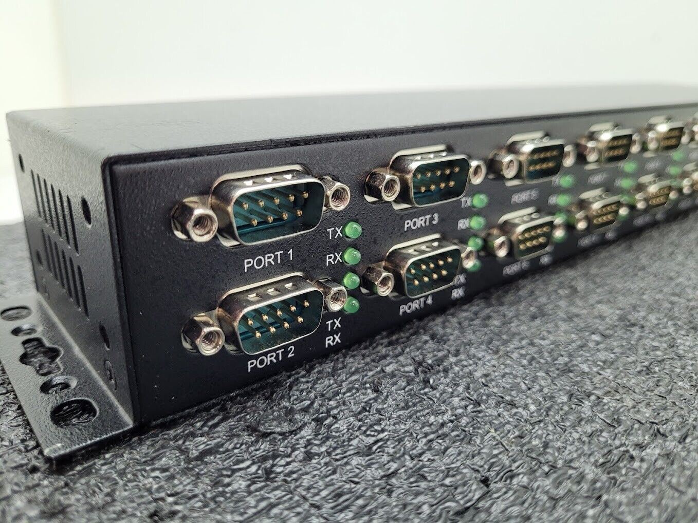 USC CoolGear USB 2.0 to 16-port RS232 Serial Adapter USB-RS232 Adapter 7-24VDC B