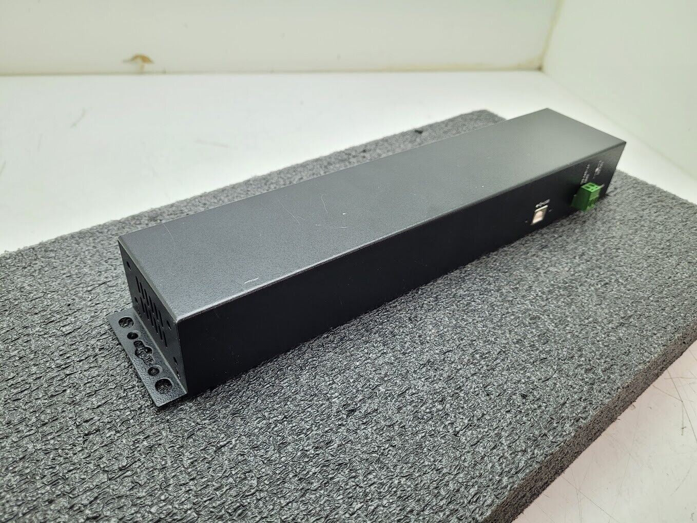 USC CoolGear USB 2.0 to 16-port RS232 Serial Adapter USB-RS232 Adapter 7-24VDC B