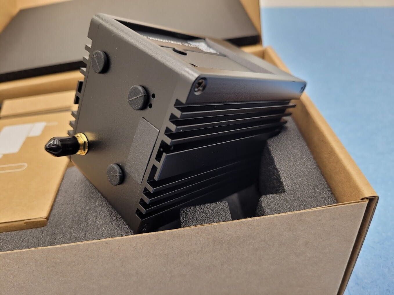 RAK v2 Wireless Hotspot Helium HNT Miner 915 MHz In Hand Same Day Shipping
