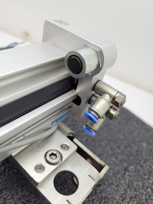 FESTO DGC-18-200-GF-PPV-A 532446 Linear Drive Pneumatic Actuator 200mm Travel