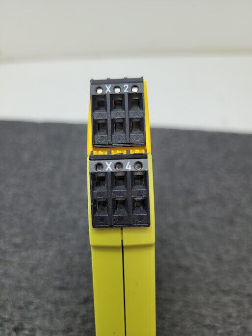 PILZ PNOZ PNOZsigma Safety Relay S3C24VDC 2N/O 751103 24 VDC 2.5W relay DIN Rail