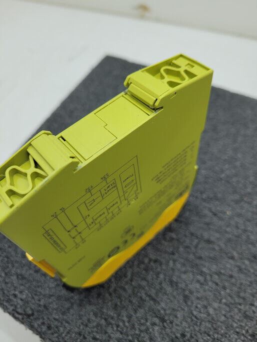 PILZ PNOZ PNOZsigma Safety Relay S3C24VDC 2N/O 751103 24 VDC 2.5W relay DIN Rail