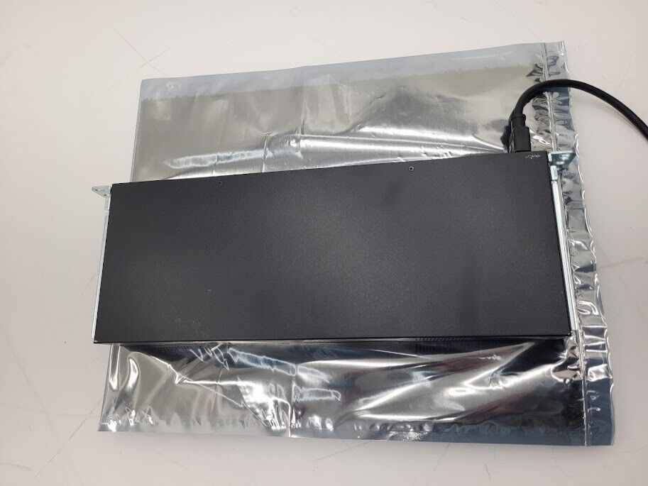 HP Hewlett Packard AF652A KVM Switch 16 Ports Rack Mount Ears 764366-001