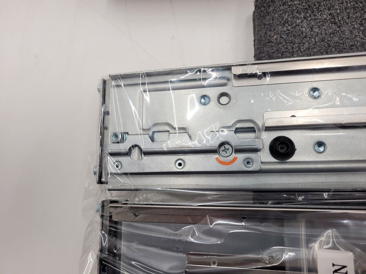 Dell Compellent SC20xx / SC40xx Left & Right Rack Sliding Rails NEW 994058-11