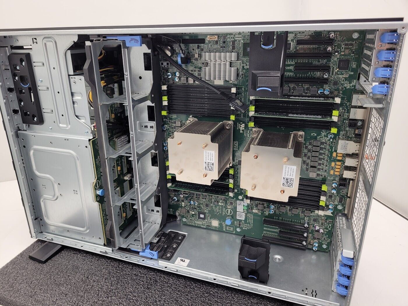 Dell PowerEdge T620 2x Xeon E5-2650v2 32GB Ram Boots to Bios No fans 12 Bay LFF