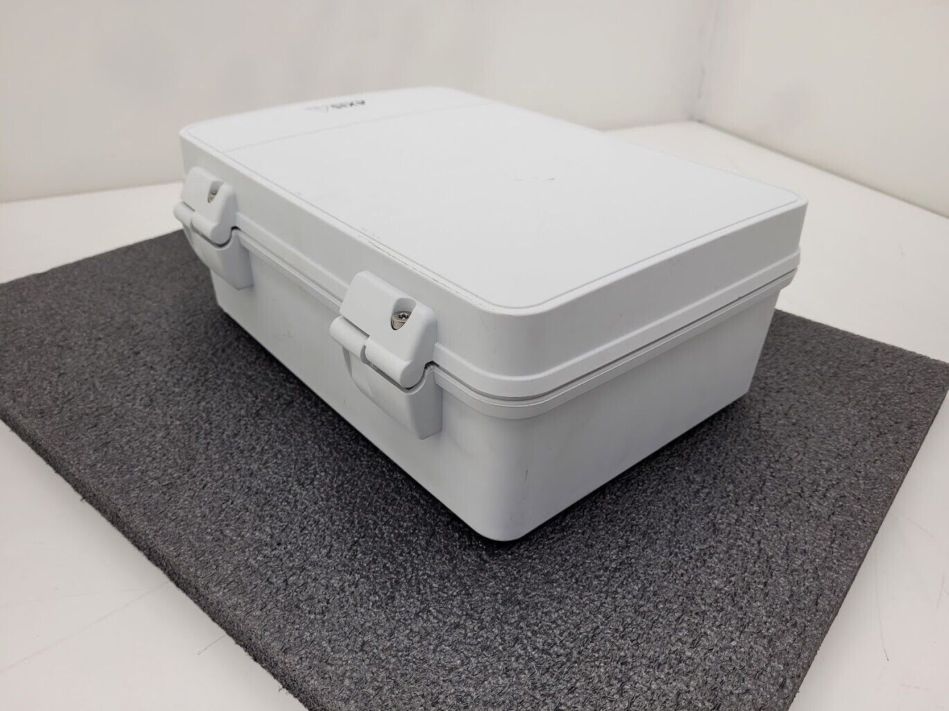 Axis T98A15-VE Surveillance Security Cabinet Outdoor Project Box Waterproof