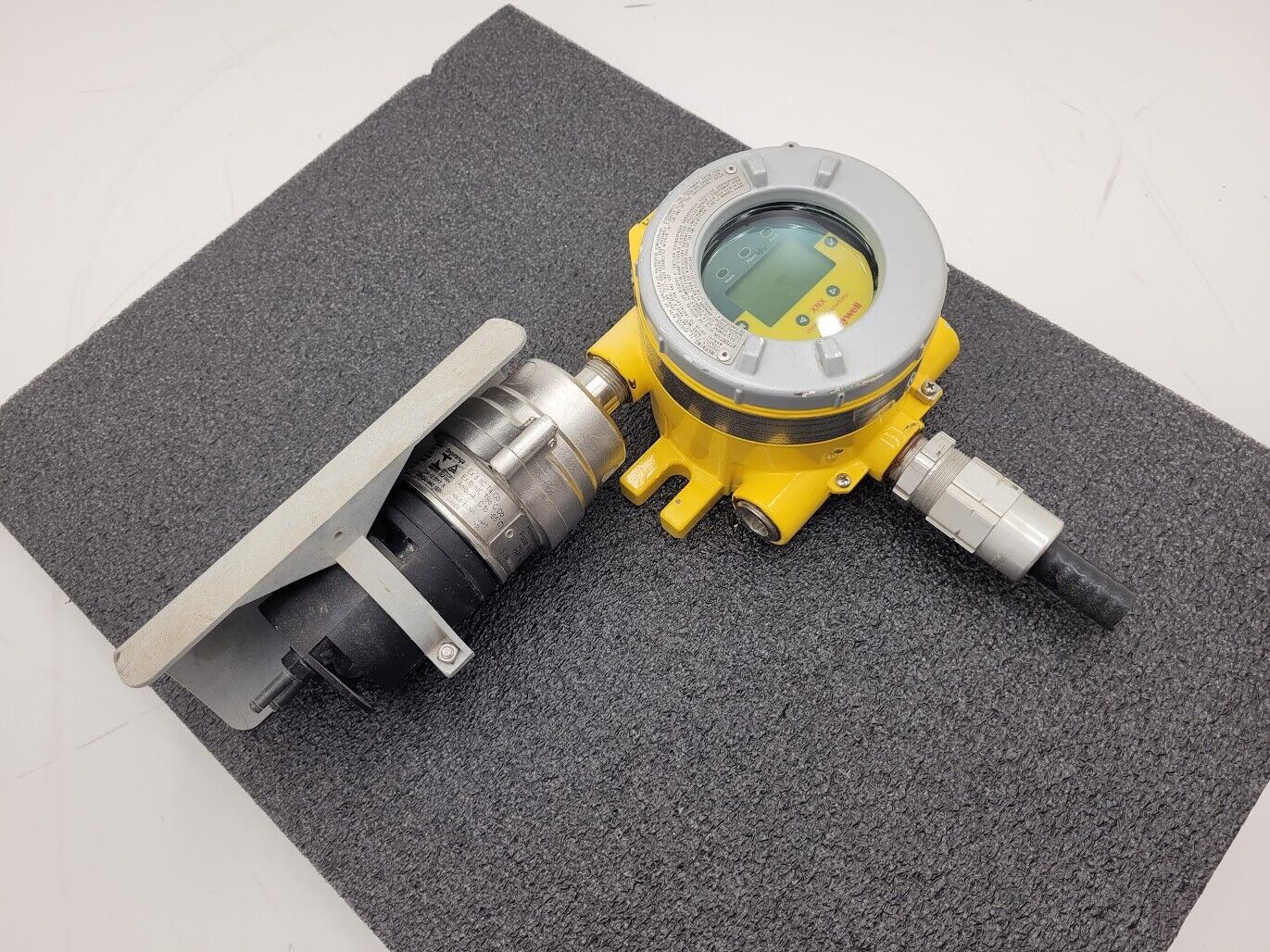 Honeywell XNX Universal Infrared 2108B Sensor Gas Detection Head Transmitter