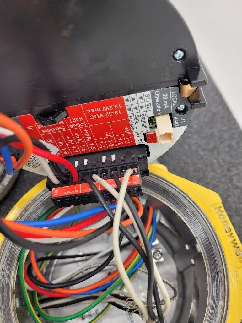 Honeywell XNX Universal Infrared 2108B Sensor Gas Detection Head Transmitter