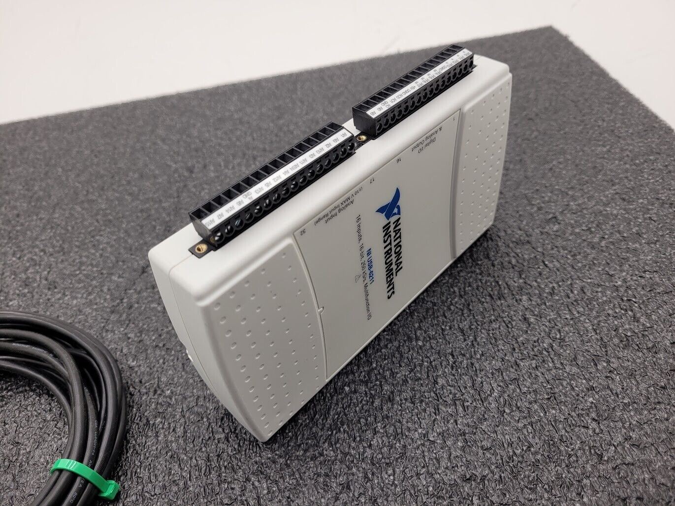 NI USB-6211 Multifunction I/O Device w/ Analog Input  16-Input 16-Bit 250 kS/s
