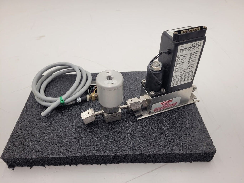 Brooks Instrument 5850E Mass Flow Controller MFC 5850E O2 Oxygen Gas 300 SCCM