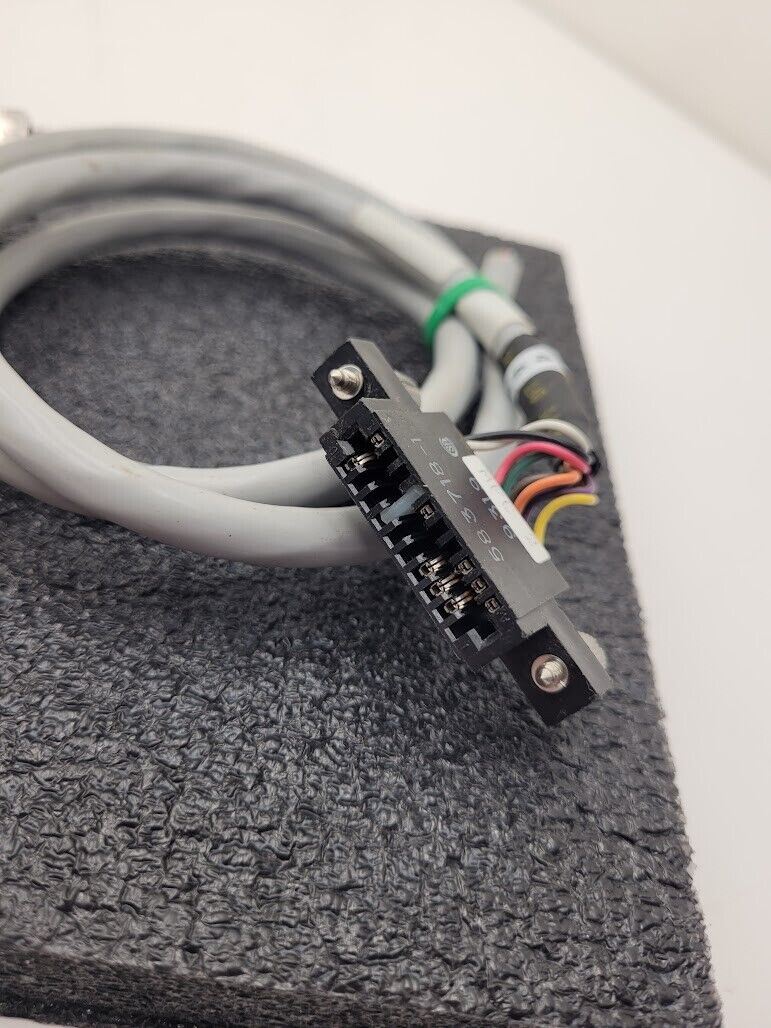 Brooks Instrument 5850E Mass Flow Controller MFC 5850E O2 Oxygen Gas 300 SCCM