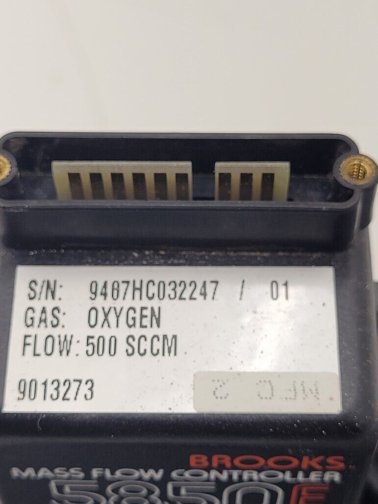 Brooks Instrument 5850E Mass Flow Controller MFC 5850E O2 Oxygen Gas 500 SCCM