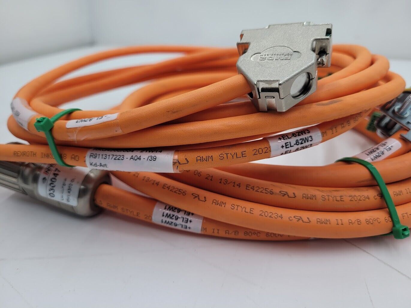 Rexroth 3 Phase 3PH Servo Motor MSK030C-0900-NN-M1-UG1-NNNN 1Nm w/ Cables