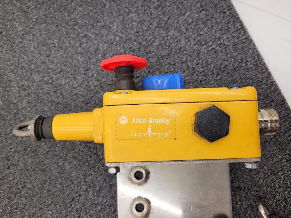 Allen Bradley 440E-L13140 Guardmaster Lifeline 4 Emergency Cable Pull Switch EMO