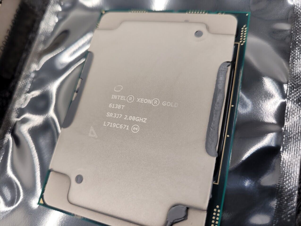 Intel Xeon Gold 6138T SR3J7 2.0 GHz 27.5 MB 20 Core LGA 3647 125W Working Pull