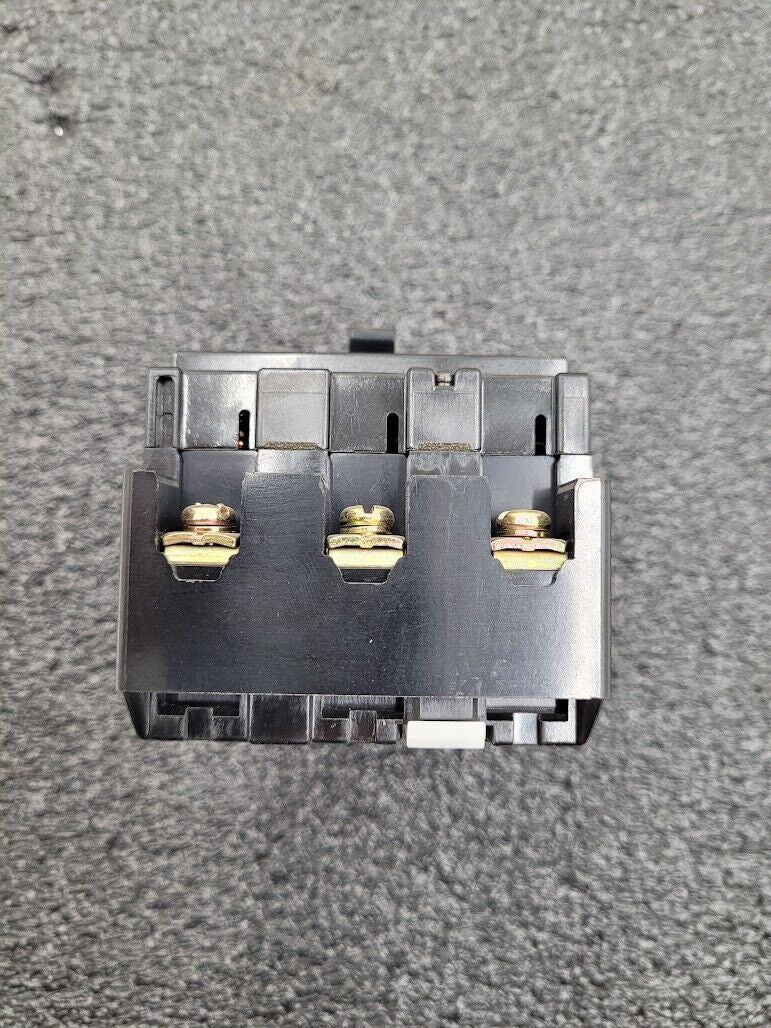 Fuji Electric Auto Breaker Switch EA33 10A 3 Pole BB3AEA-010 AC220V 2.5kA